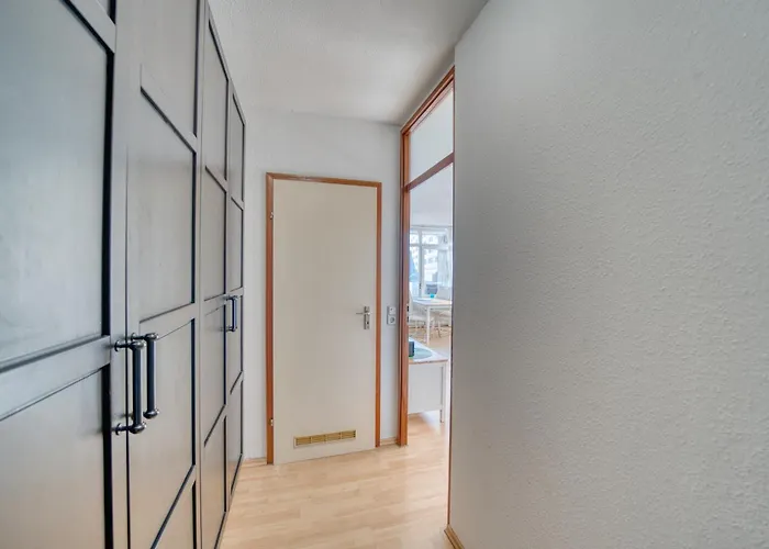 - Haus C, App 0c0606 *